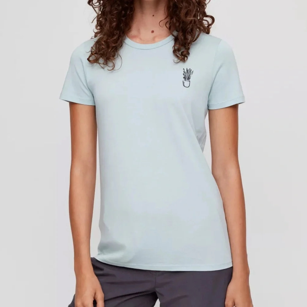 Aritzia Babaton Lagarde T-Shirt  in Sea Spray Embroidered Snake Plant Siz…